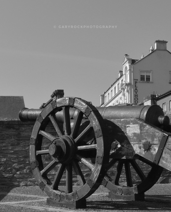 Historic cannon on the Derry Walls
